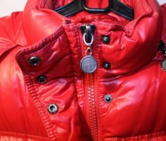 Куртка из полиэстера – основные правила стирки