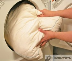 Как почистить пуховую подушку