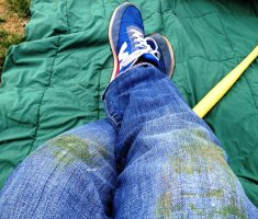 Как отстирать траву на джинсах — действенные методы очистки